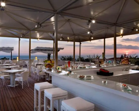 9 Nächte im Hotel Versilia Lido UNA Esperienze und 5 Greenfee je Person (Golf Club Forte dei Marmi, Le Pavoniere, Tirrenia, Montecatini und Cosmopolitan)