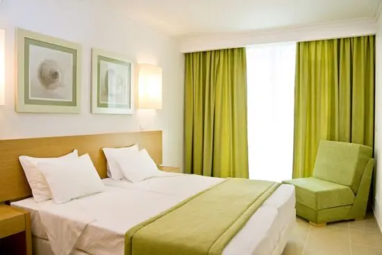 7 nuits au Monte Gordo Hotel Apartamentos & Spa avec 3 green fees (Castro Marim Golfe and Country Club, Quinta do Vale Golf Club, Isla Canela Links Golfplatz)