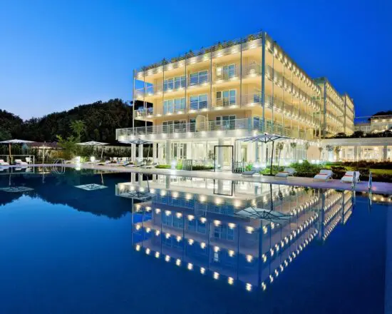 5 nights at Versilia Lido UNA Esperienze with breakfast and 2 green fees (Golf Club Tirrenia, Golf Club Montecatini)